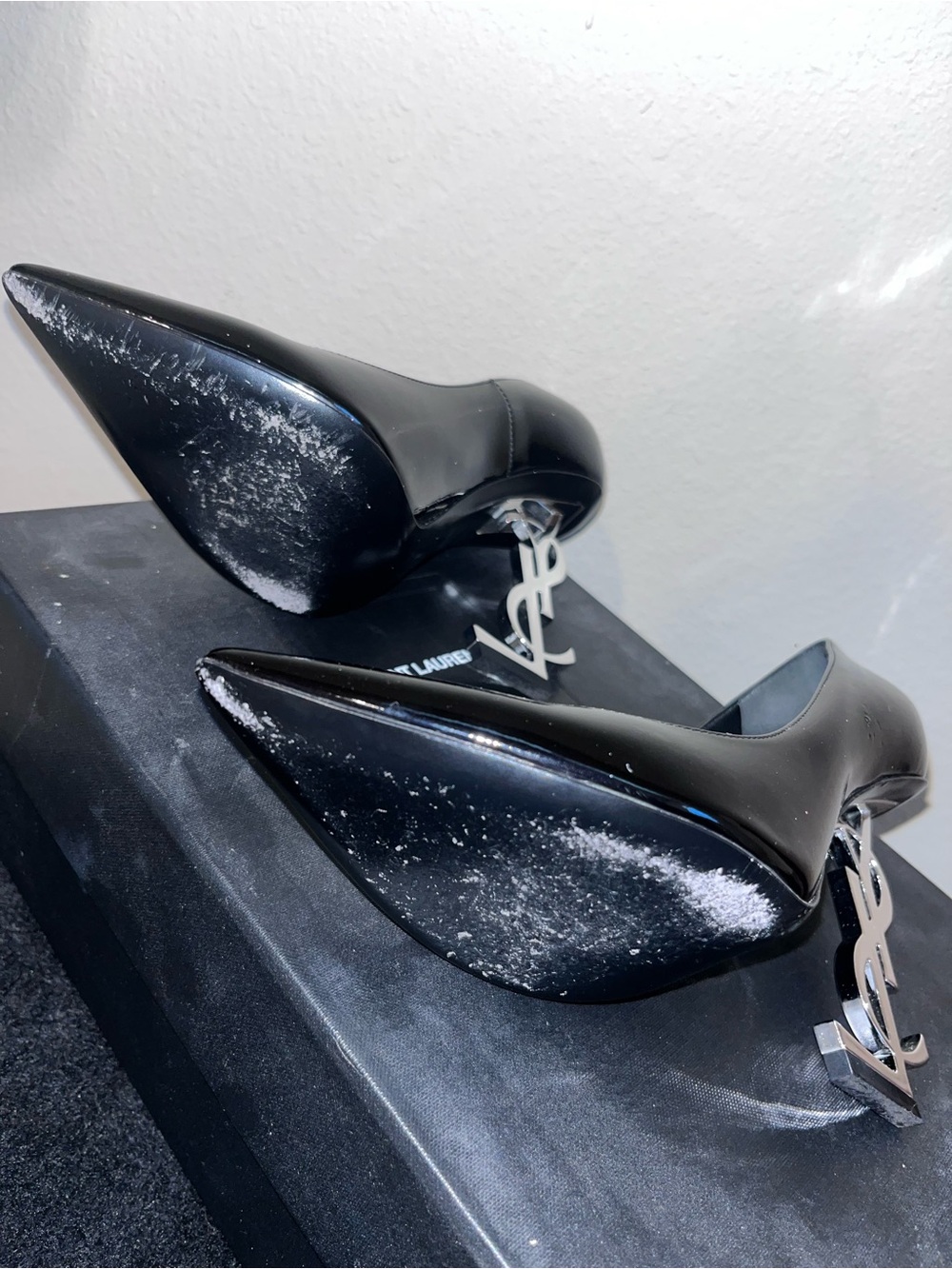 Saint Laurent Black Patent Leather Logo-Heel Pumps - Picture 3 of 7